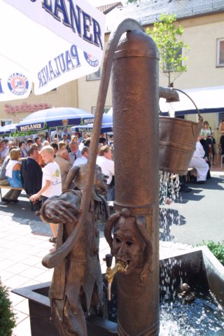 Narrenbrunnen mit Bierhahn