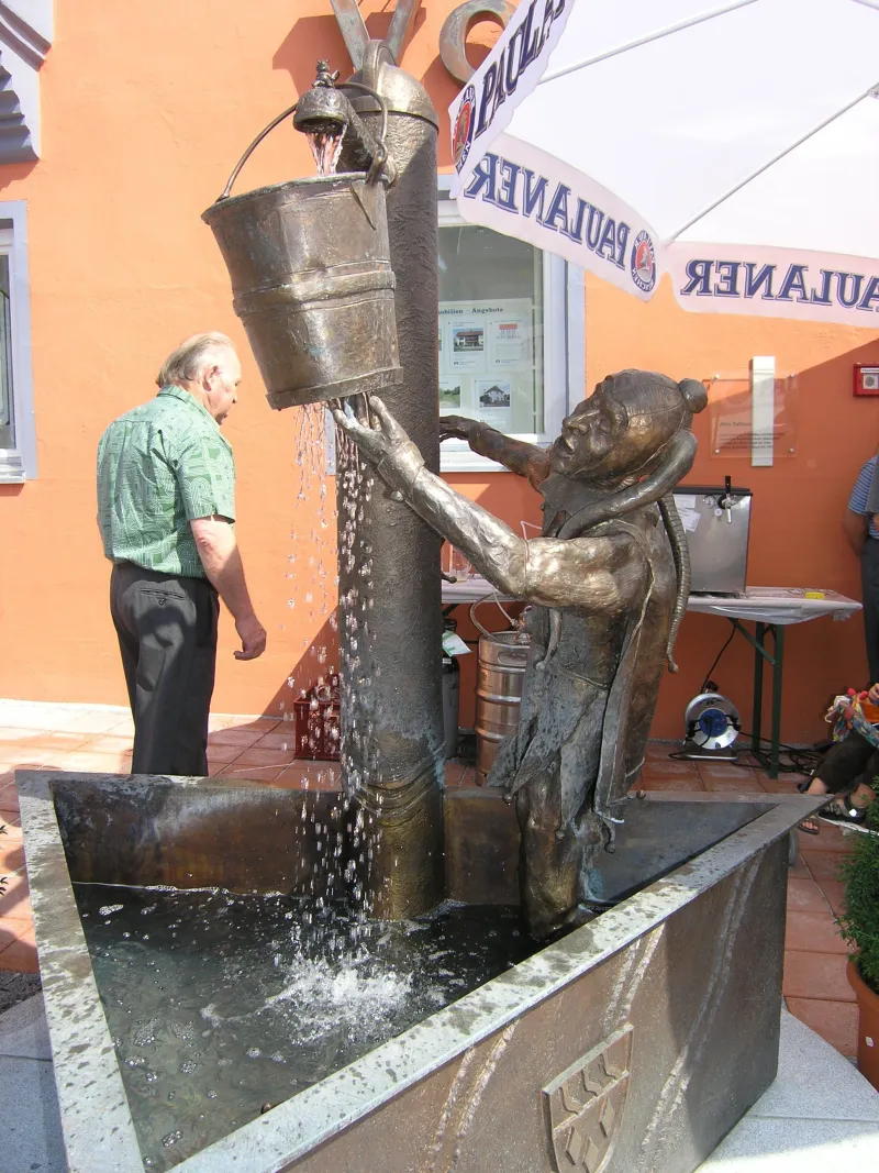 Narrenbrunnen ganz